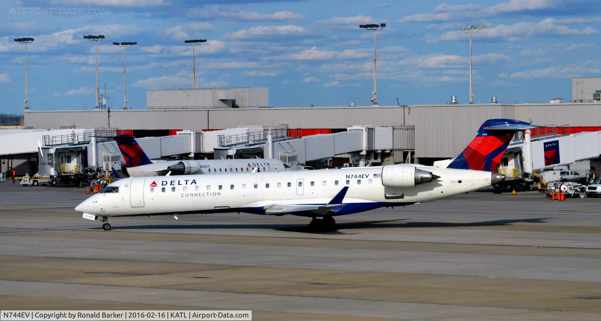 N744EV, 2004 Canadair CRJ-700 (CL-600-2C10) Regional Jet C/N 10157, Taxi ATL