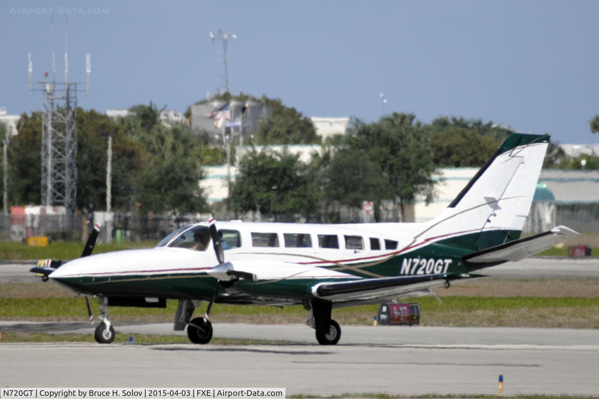 N720GT, Cessna 404 Titan C/N 404-0133, ready for departure