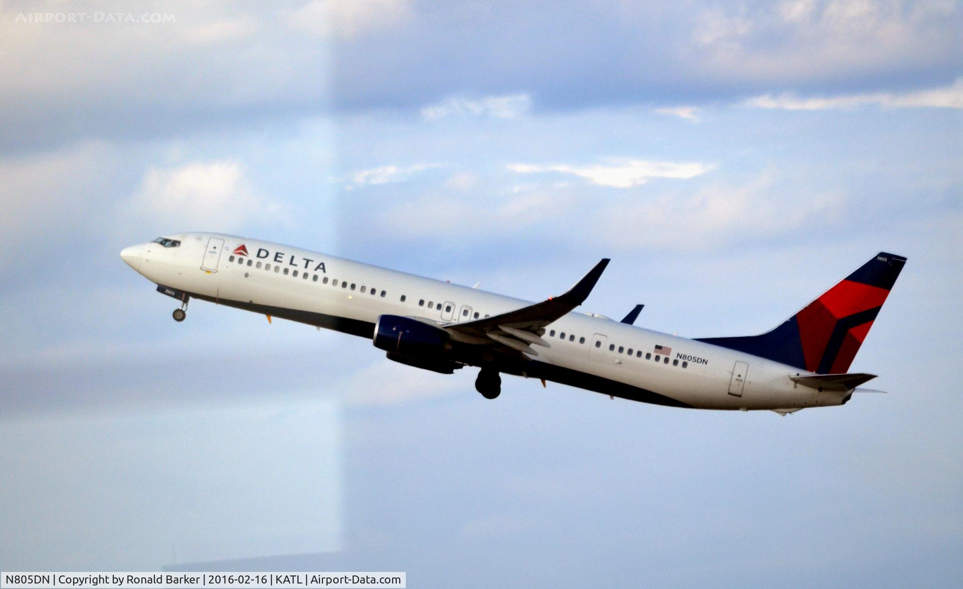 N805DN, 2013 Boeing 737-932/ER C/N 31913, Takeoff ATL