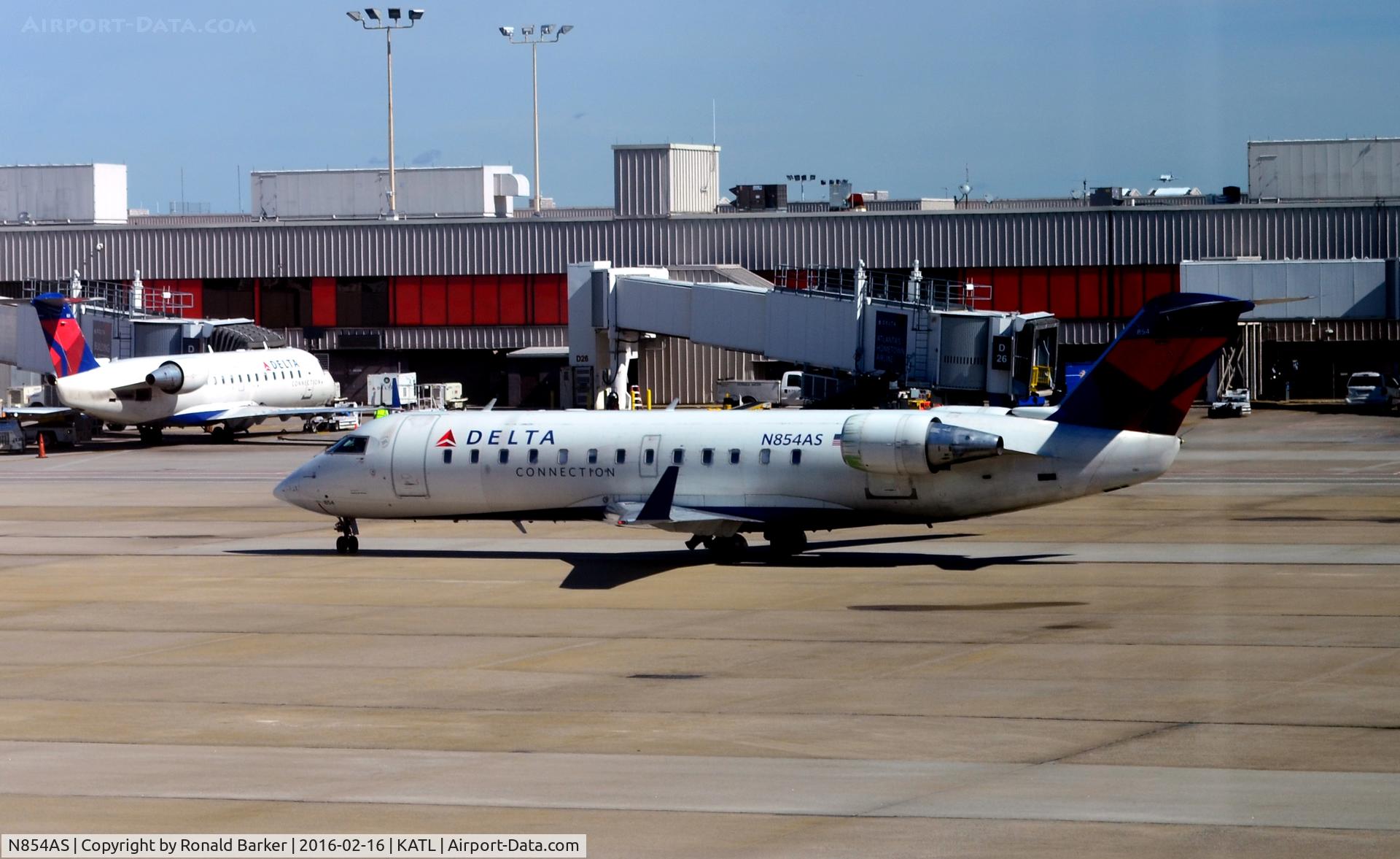 N854AS, 2000 Bombardier CRJ-200ER (CL-600-2B19) C/N 7382, Taxi ATL