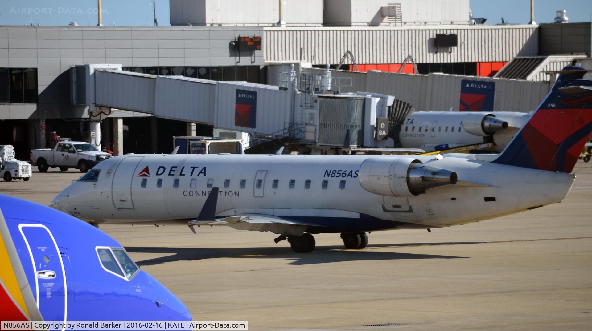 N856AS, 2000 Bombardier CRJ-200ER (CL-600-2B19) C/N 7404, Taxi ATL