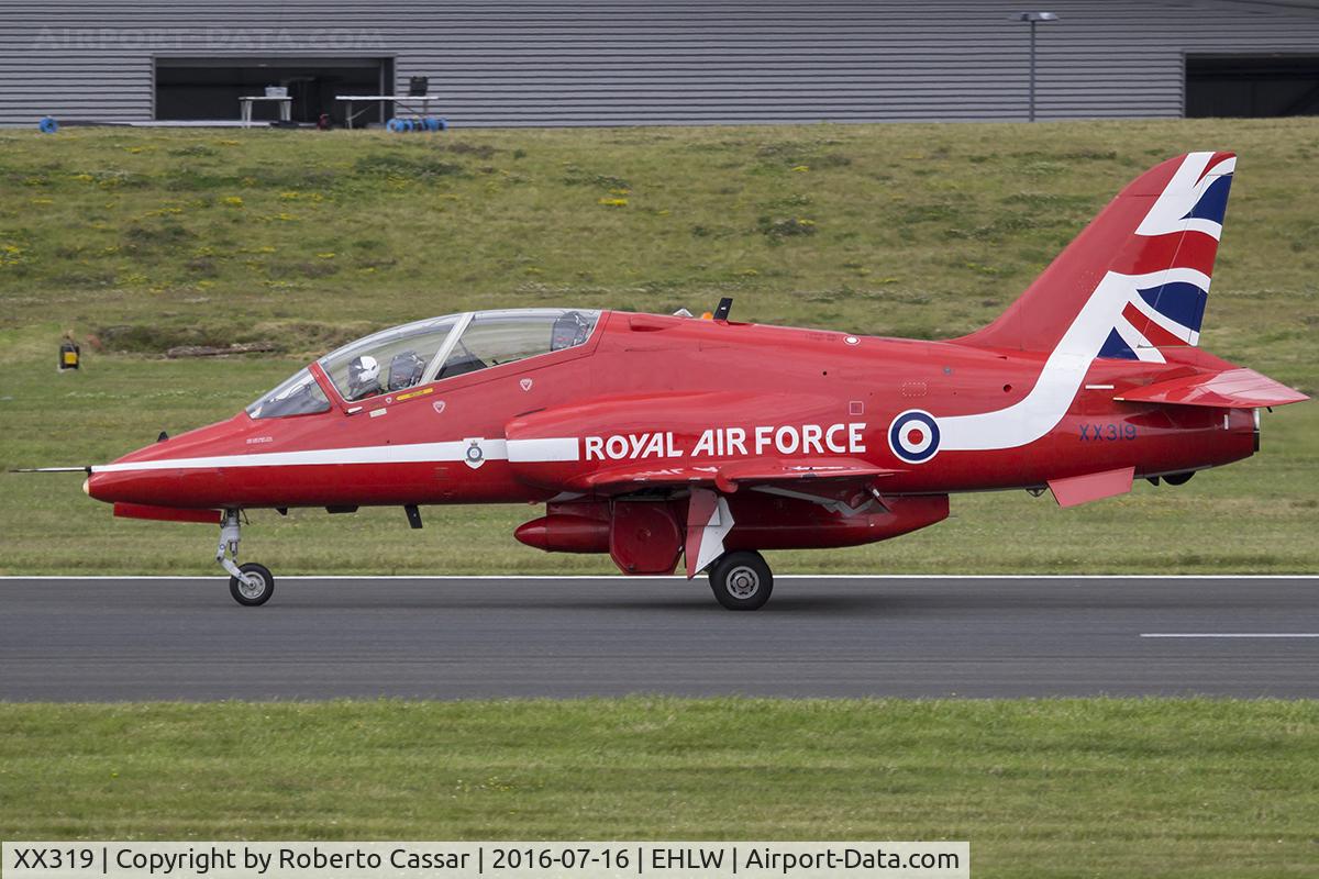 XX319, 1980 Hawker Siddeley Hawk T.1A C/N 162/312144, Farnborough International Airshow 2016