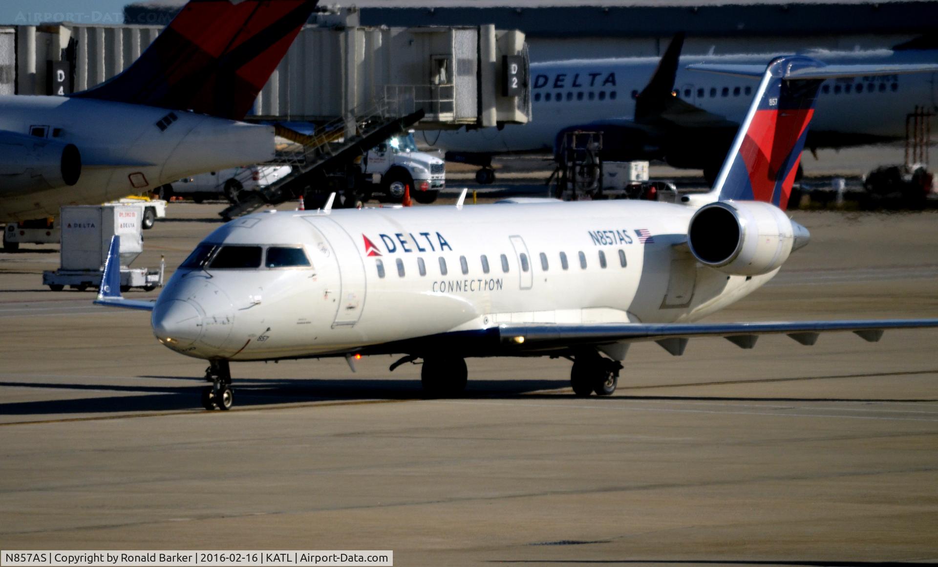 N857AS, 2000 Bombardier CRJ-200ER (CL-600-2B19) C/N 7411, Taxi ATL