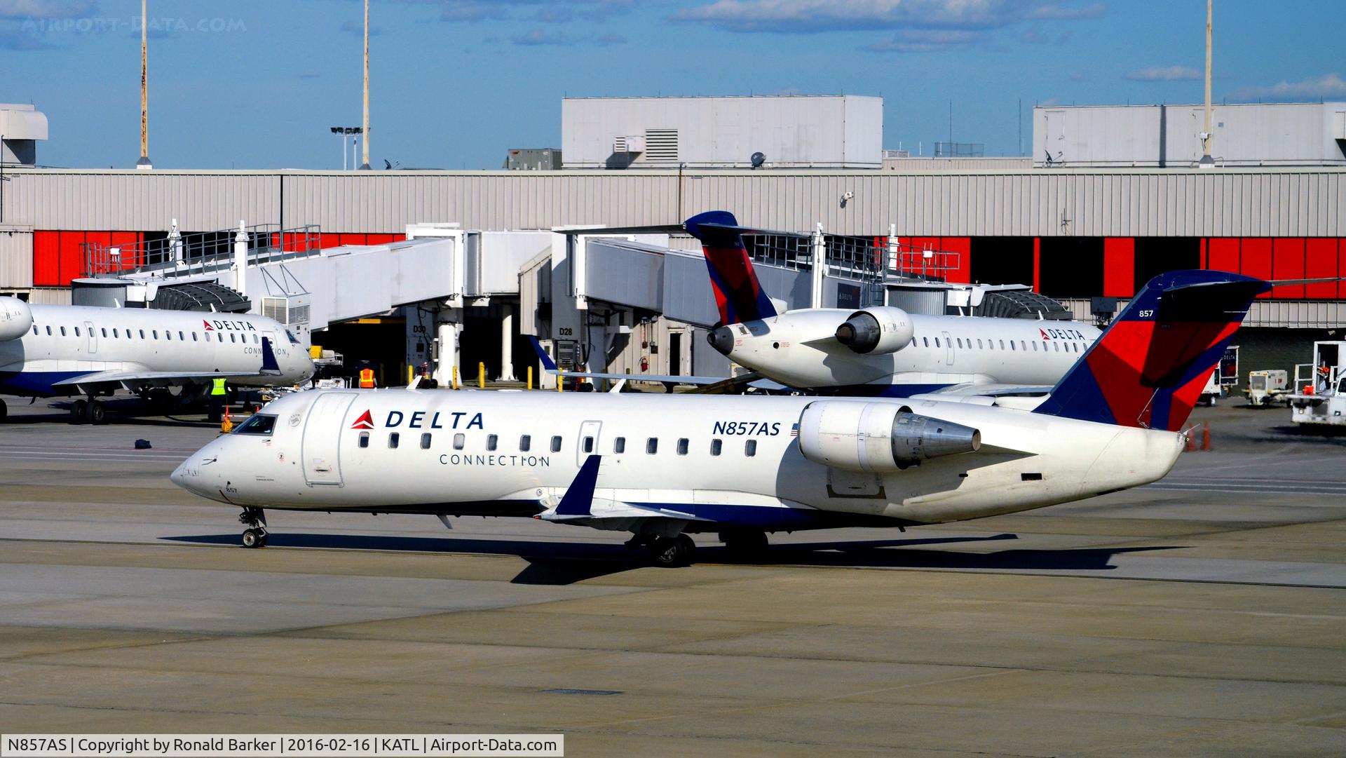 N857AS, 2000 Bombardier CRJ-200ER (CL-600-2B19) C/N 7411, Taxi ATL