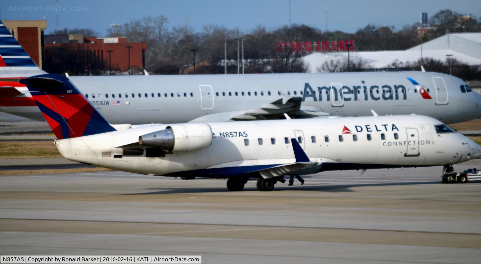 N857AS, 2000 Bombardier CRJ-200ER (CL-600-2B19) C/N 7411, Taxi ATL