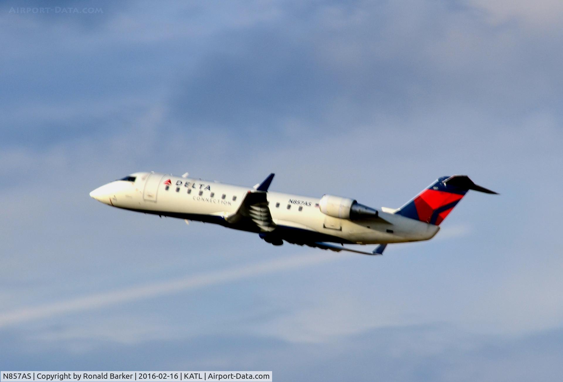 N857AS, 2000 Bombardier CRJ-200ER (CL-600-2B19) C/N 7411, Departure ATL