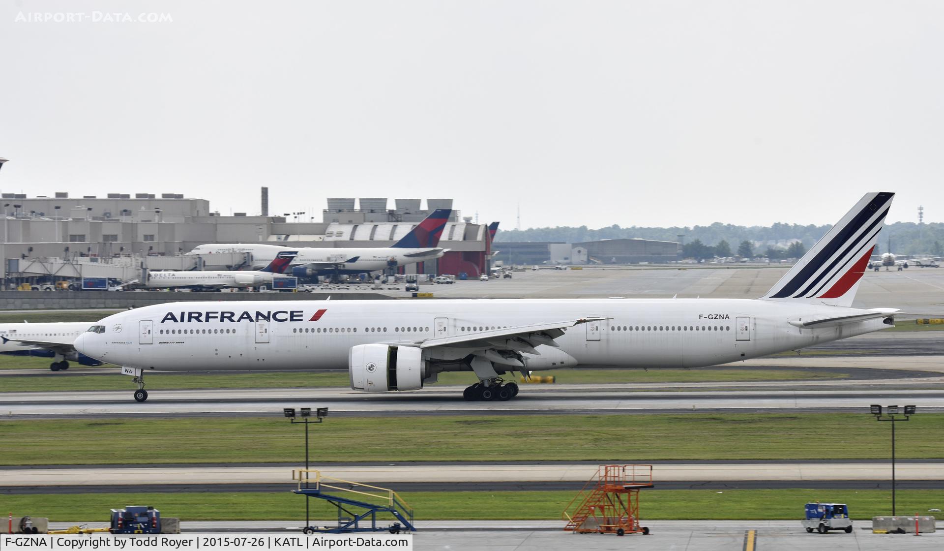 F-GZNA, 2007 Boeing 777-328/ER C/N 35297, Arriving at Atlanta