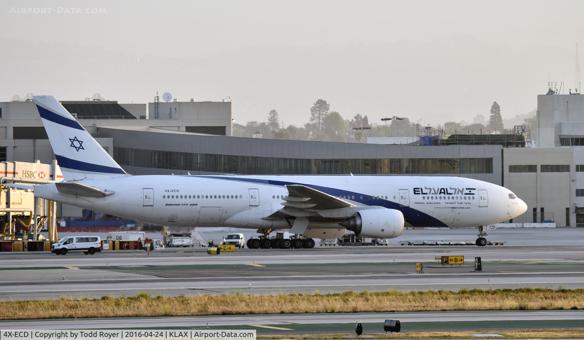 4X-ECD, 2002 Boeing 777-258/ER C/N 33169, Taxiing at LAX