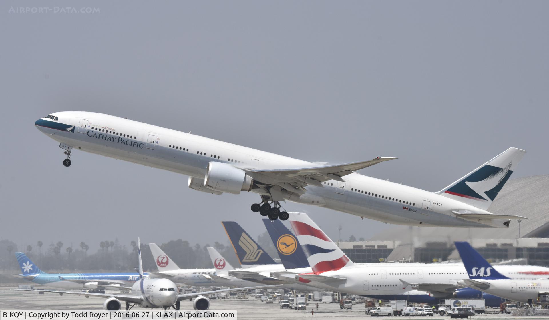 B-KQY, 2015 Boeing 777-367/ER C/N 41764, Departing LAX