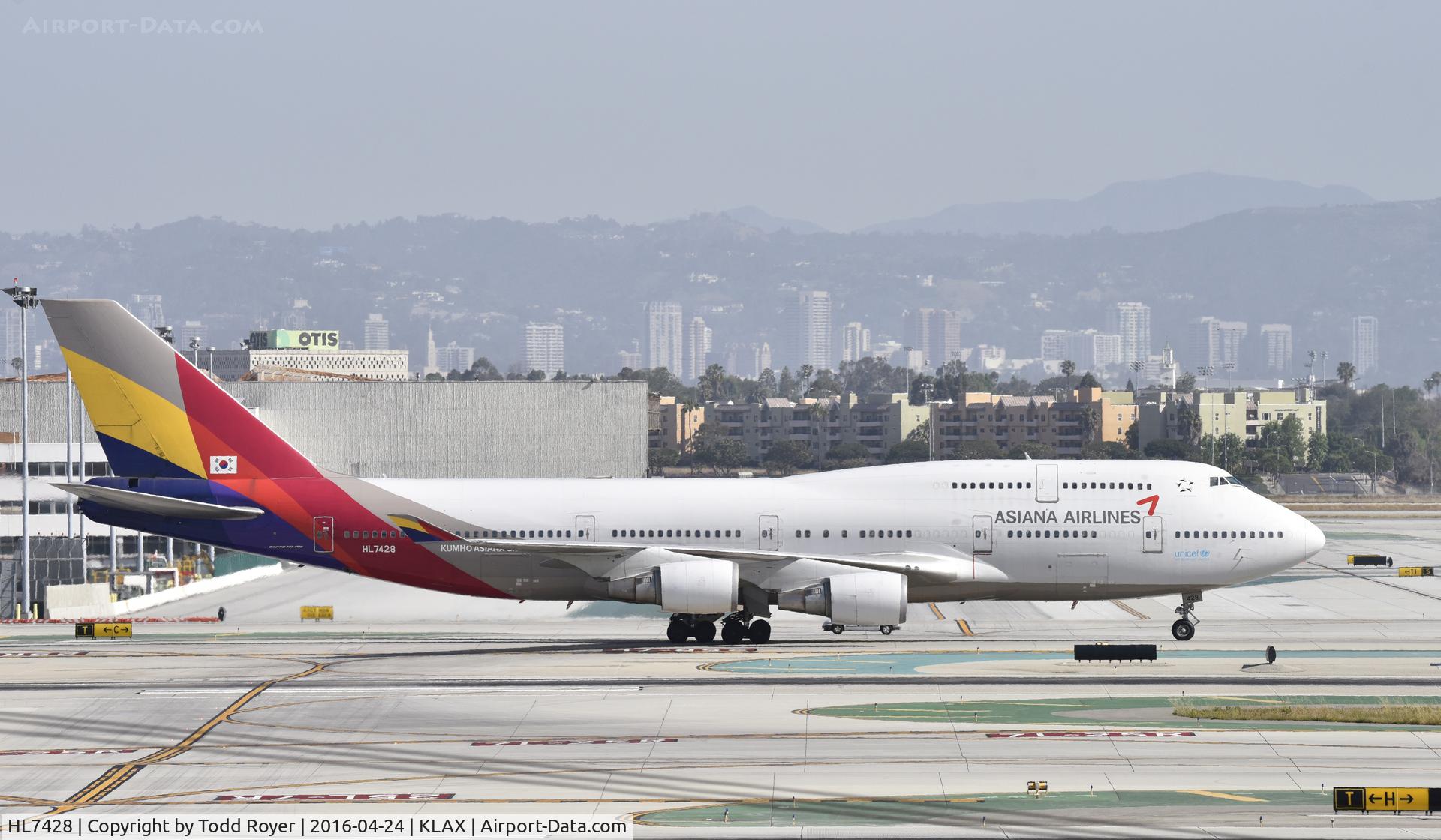HL7428, 1998 Boeing 747-48E C/N 28552, Taxiing to gate at LAX