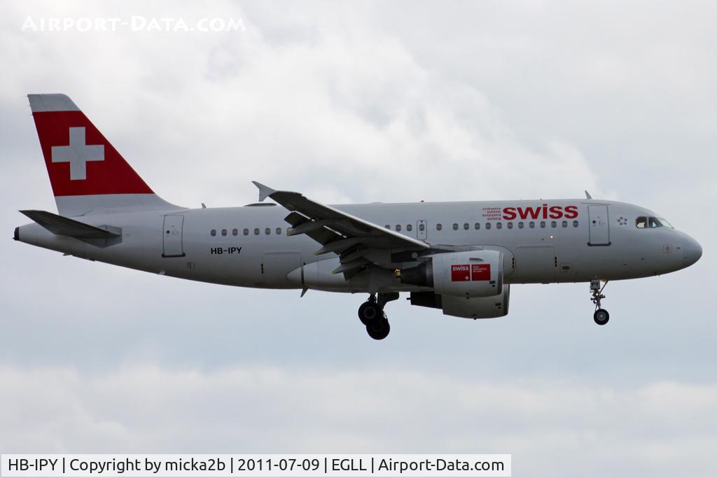 HB-IPY, 1996 Airbus A319-112 C/N 621, Landing