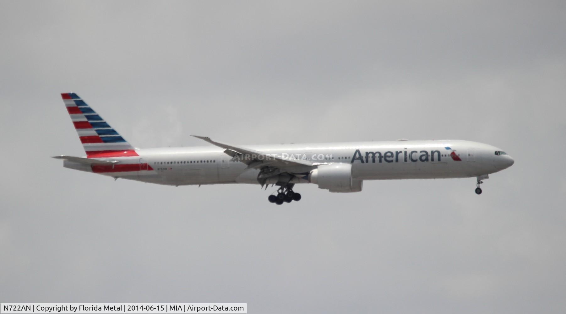 N722AN, 2013 Boeing 777-323/ER C/N 31547, American