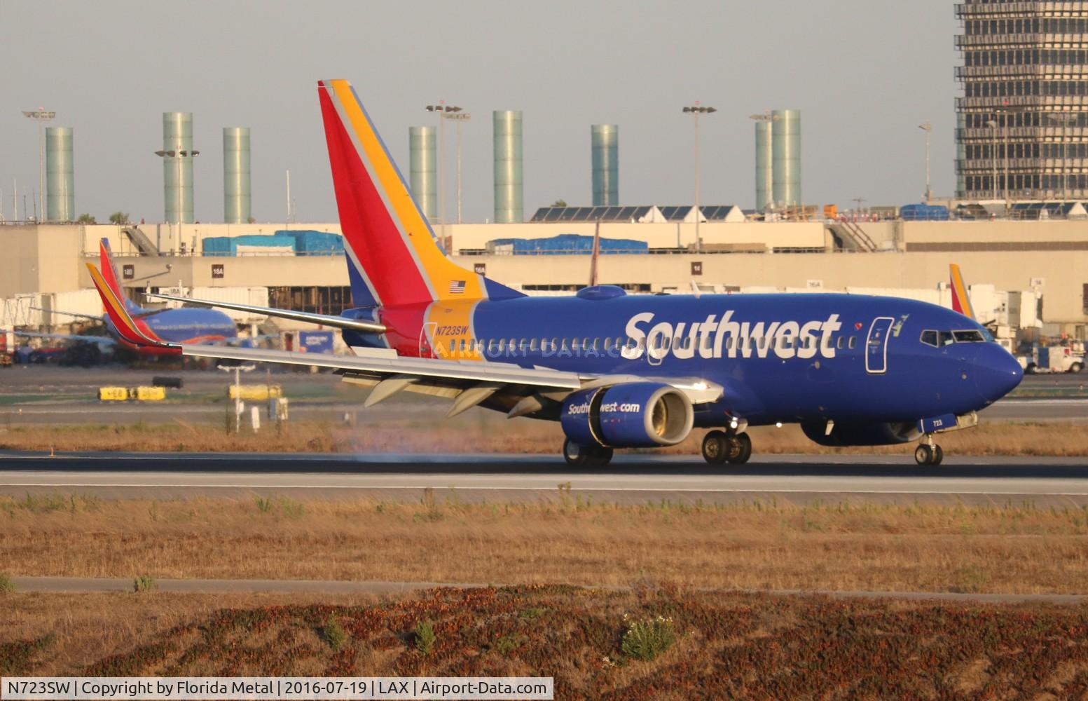 N723SW, 1999 Boeing 737-7H4 C/N 27855, Southwest