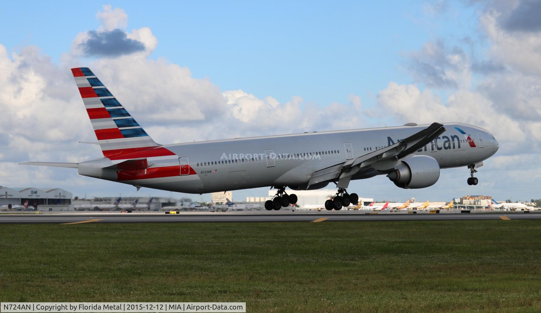N724AN, 2013 Boeing 777-323/ER C/N 31548, American