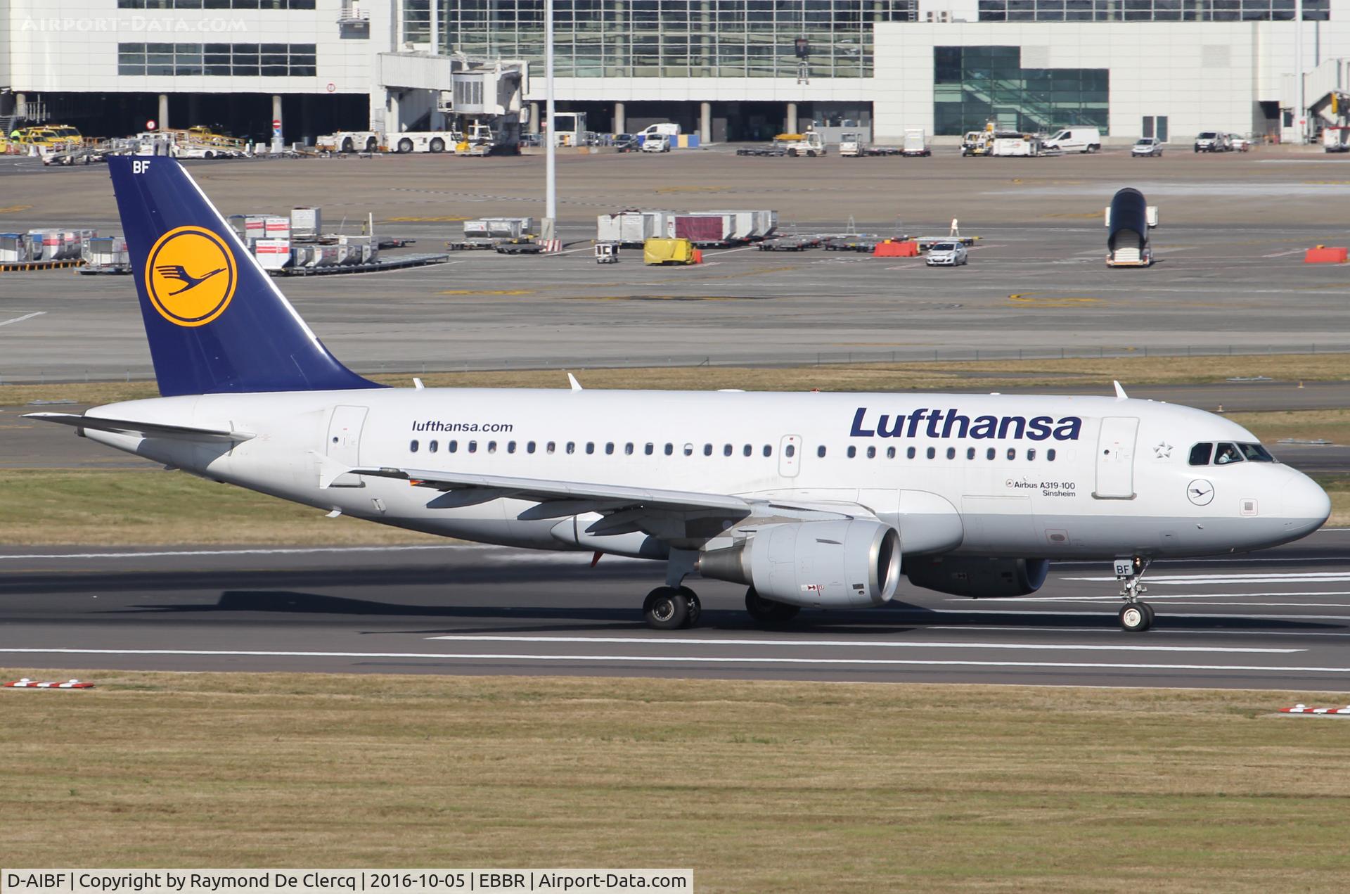 D-AIBF, 2011 Airbus A319-112 C/N 4796, Take off from rwy 07R.