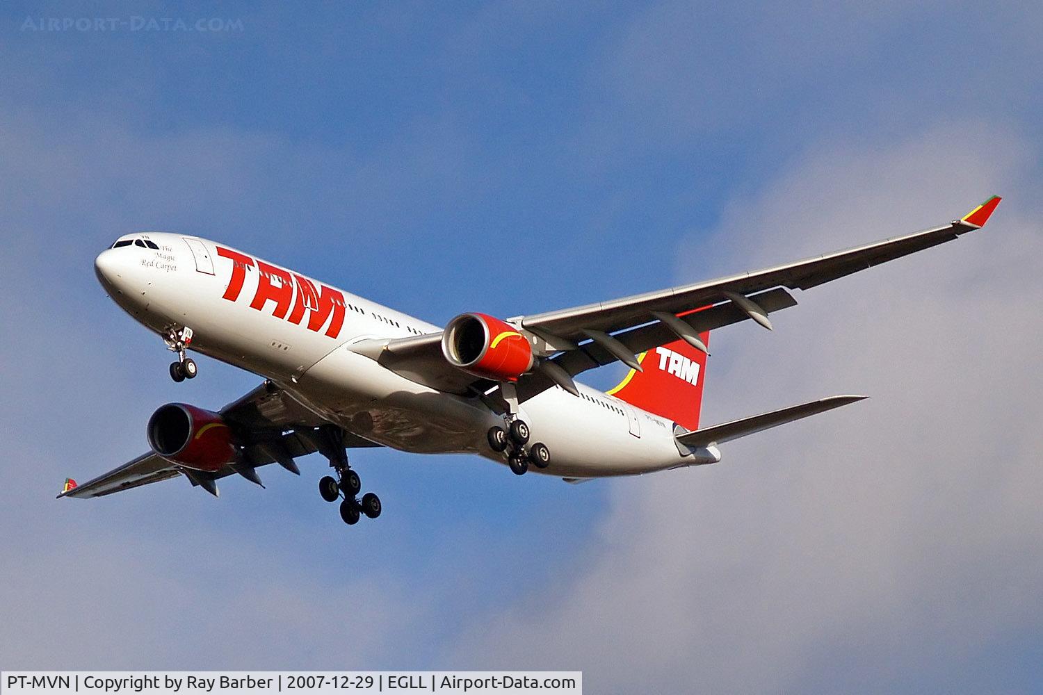 PT-MVN, 2007 Airbus A330-203 C/N 876, Airbus A330-223 [876] (TAM Brasil) Home~G 29/12/2007. On approach 27R.