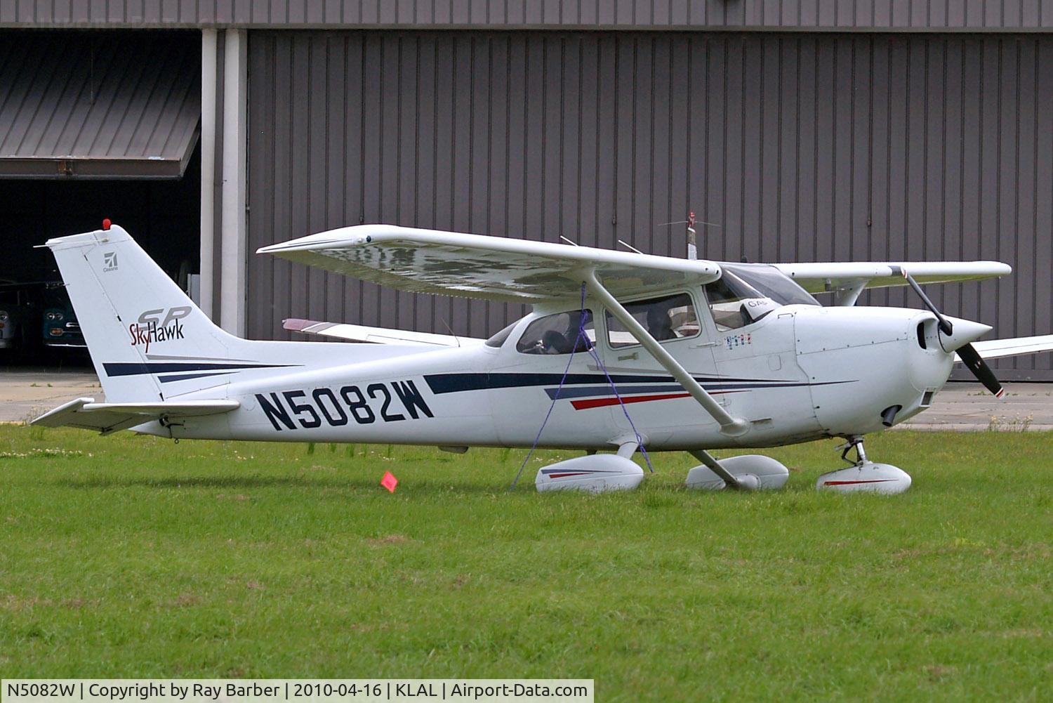 N5082W, 2001 Cessna 172S C/N 172S8970, Cessna 172S Skyhawk SP [172S-8970] Lakeland-Linder~N 16/04/2010