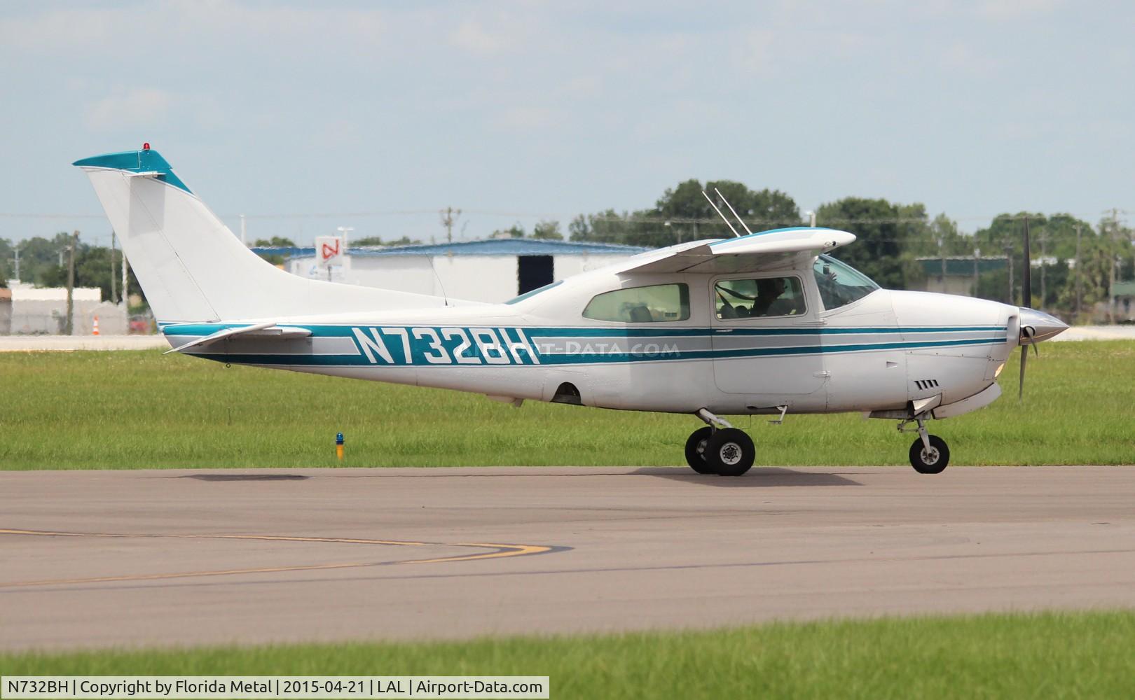 N732BH, 1976 Cessna 210L Centurion C/N 21061383, Cessna 210L