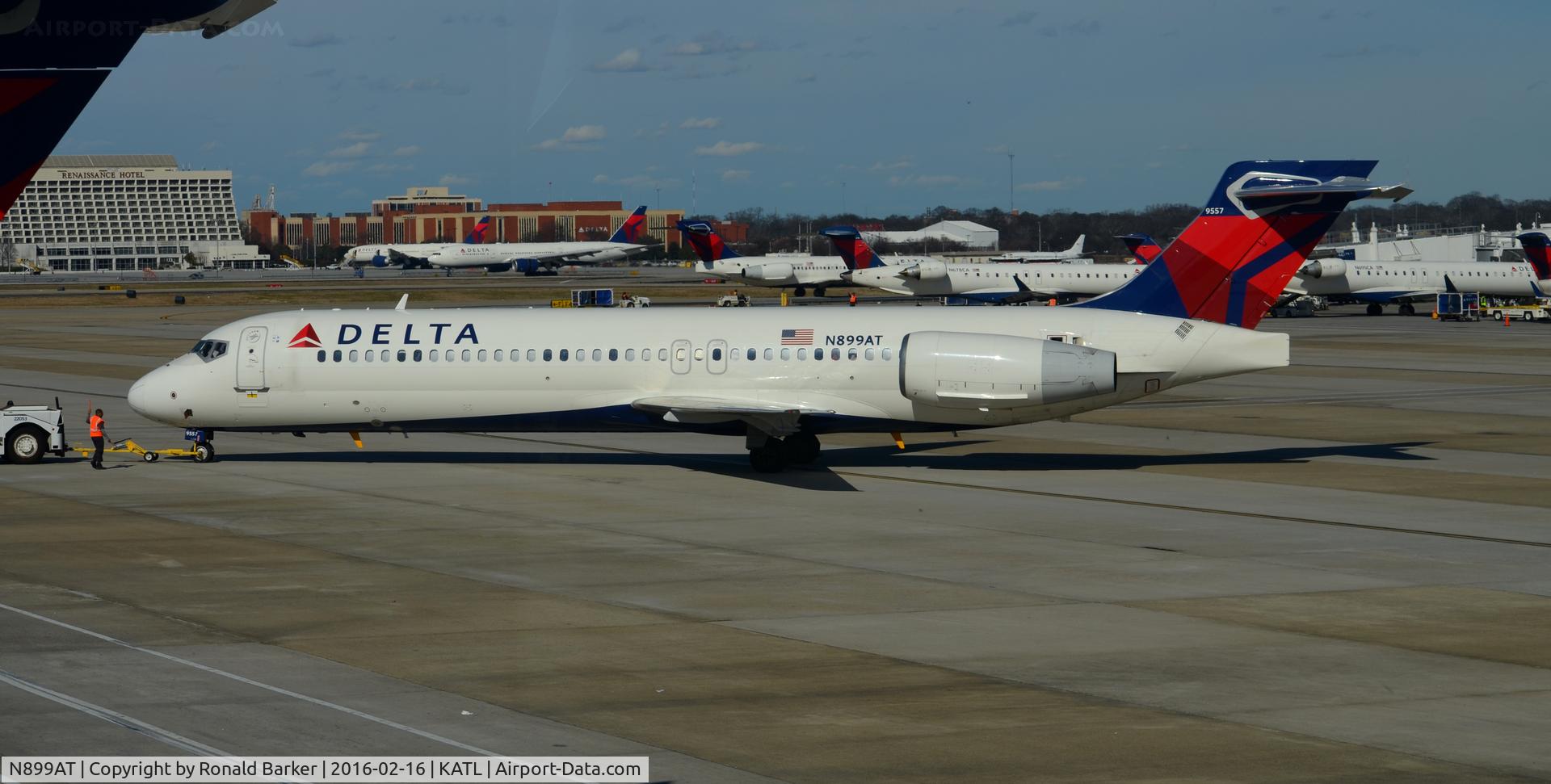 N899AT, 2005 Boeing 717-200 C/N 55049, Pushback ATL