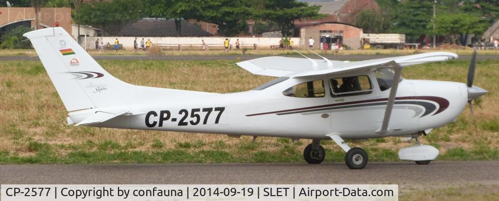 CP-2577, Cessna 182 Skylane C/N 18280744, taxiing in El Trompillo