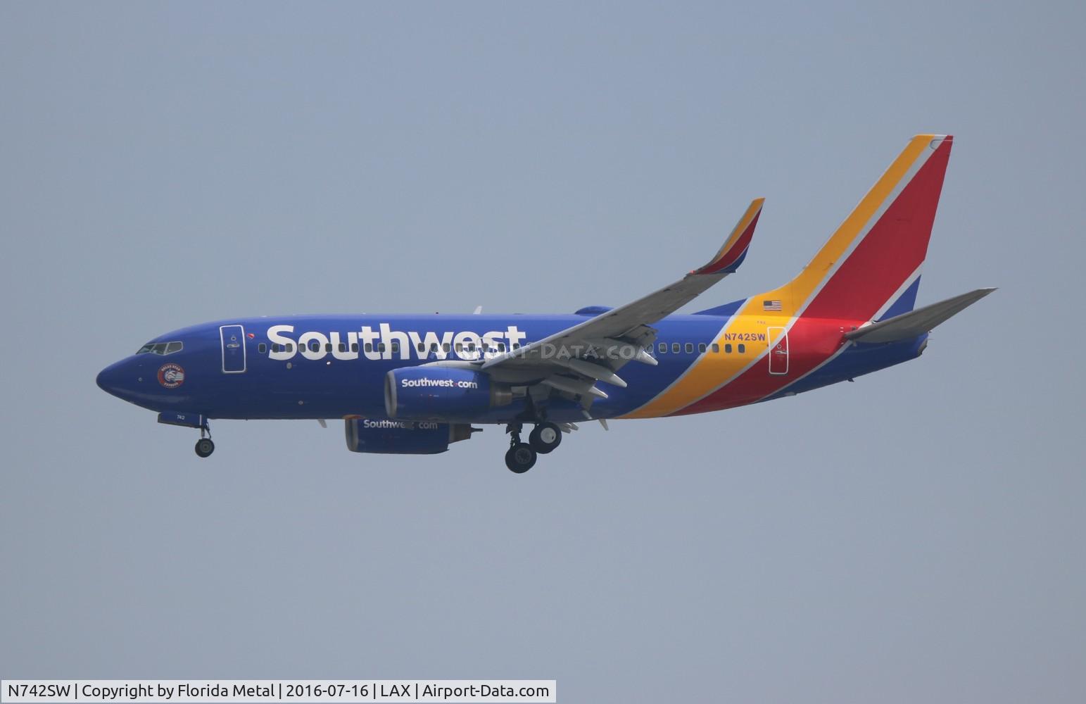 N742SW, 1998 Boeing 737-7H4 C/N 29278, Southwest Nolan Ryan