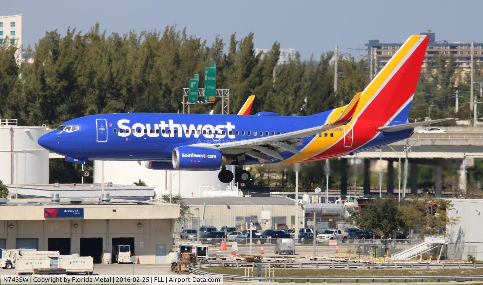 N743SW, 1998 Boeing 737-7H4 C/N 29279, Southwest