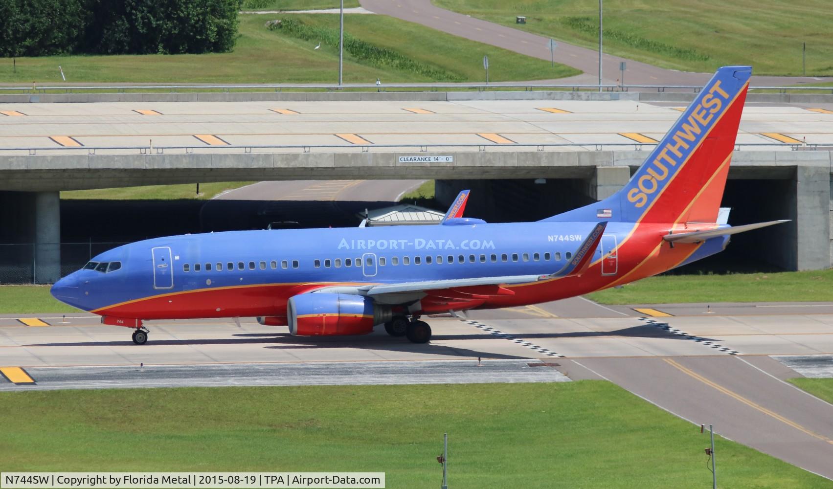 N744SW, 1999 Boeing 737-7H4 C/N 29490, Southwest