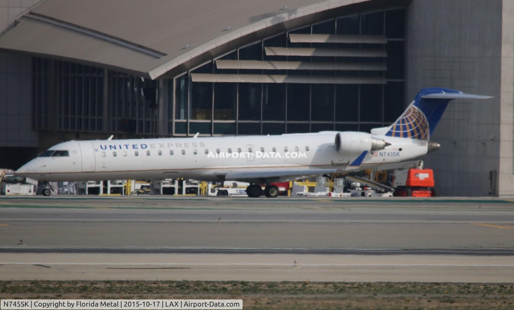 N745SK, 2005 Bombardier CRJ-701ER (CL-600-2C10) Regional Jet C/N 10201, United Express