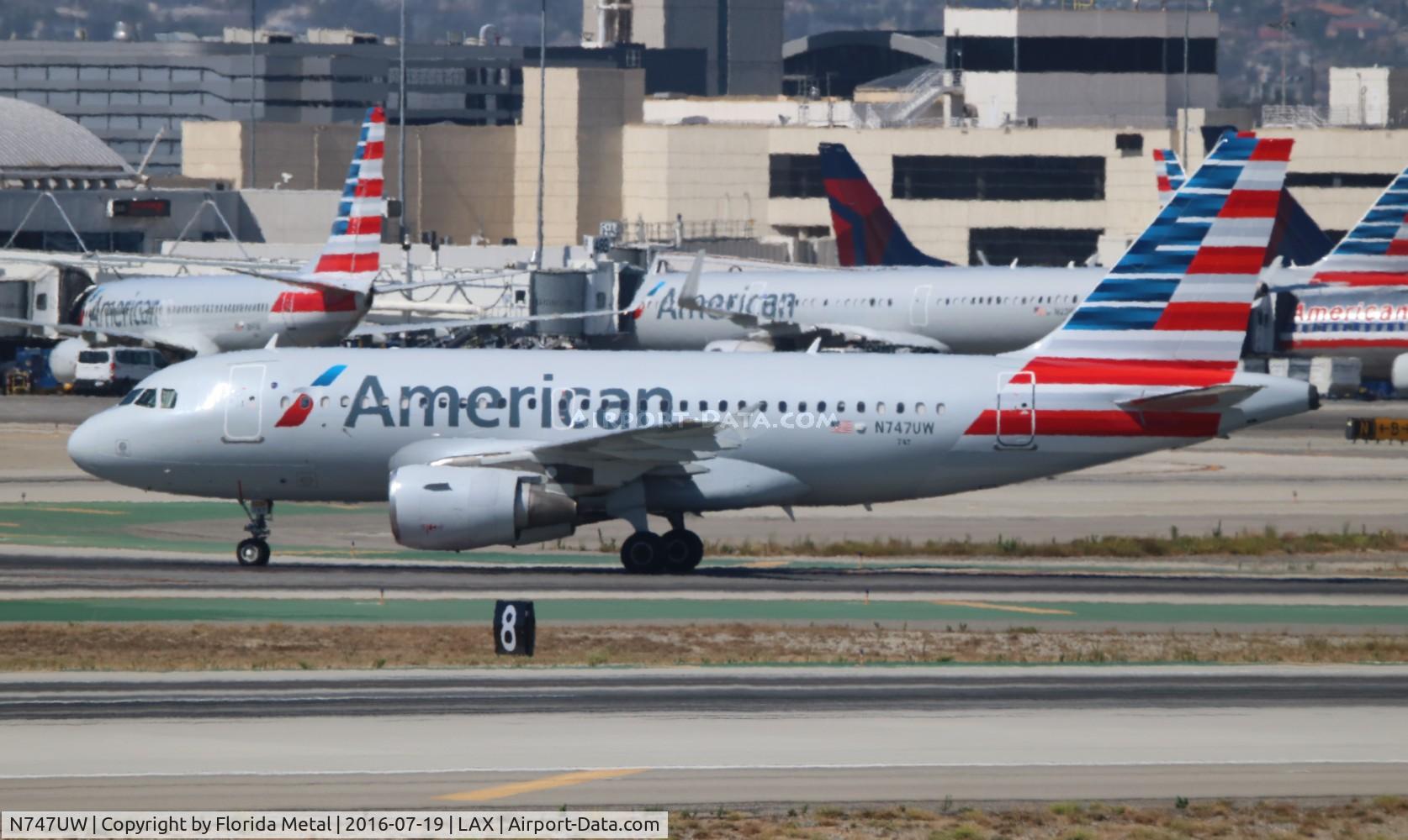N747UW, 2000 Airbus A319-112 C/N 1301, American