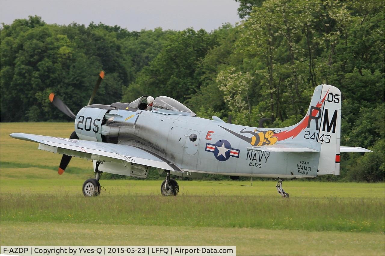 F-AZDP, Douglas AD-4N Skyraider C/N 7449, Douglas AD-4NA Skyraider, Landing rwy 28, La Ferté-Alais airfield (LFFQ) Air show 2015