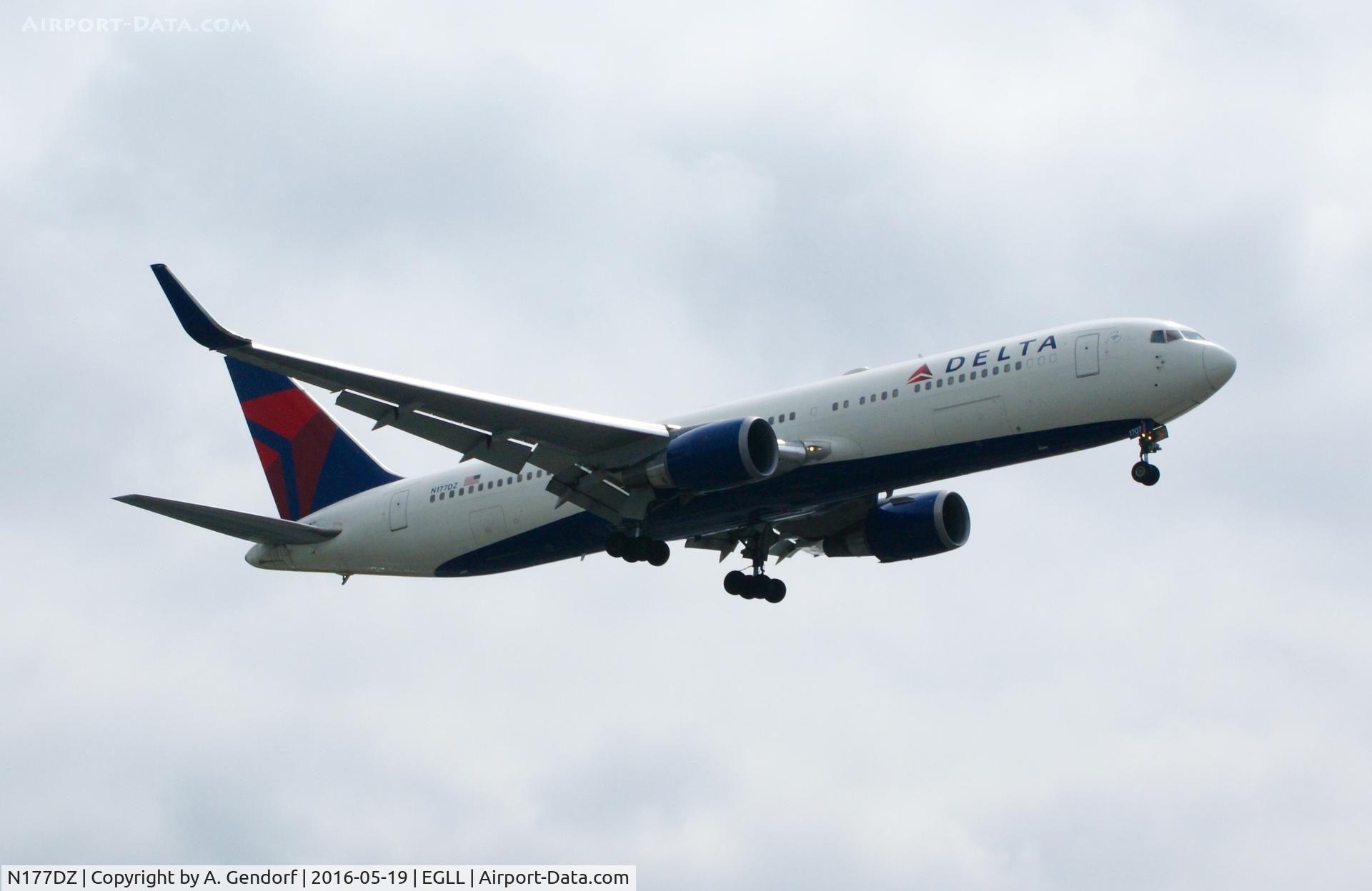 N177DZ, 1999 Boeing 767-332 C/N 29698, Delta, is here on short finals at London Heathrow(EGLL)
