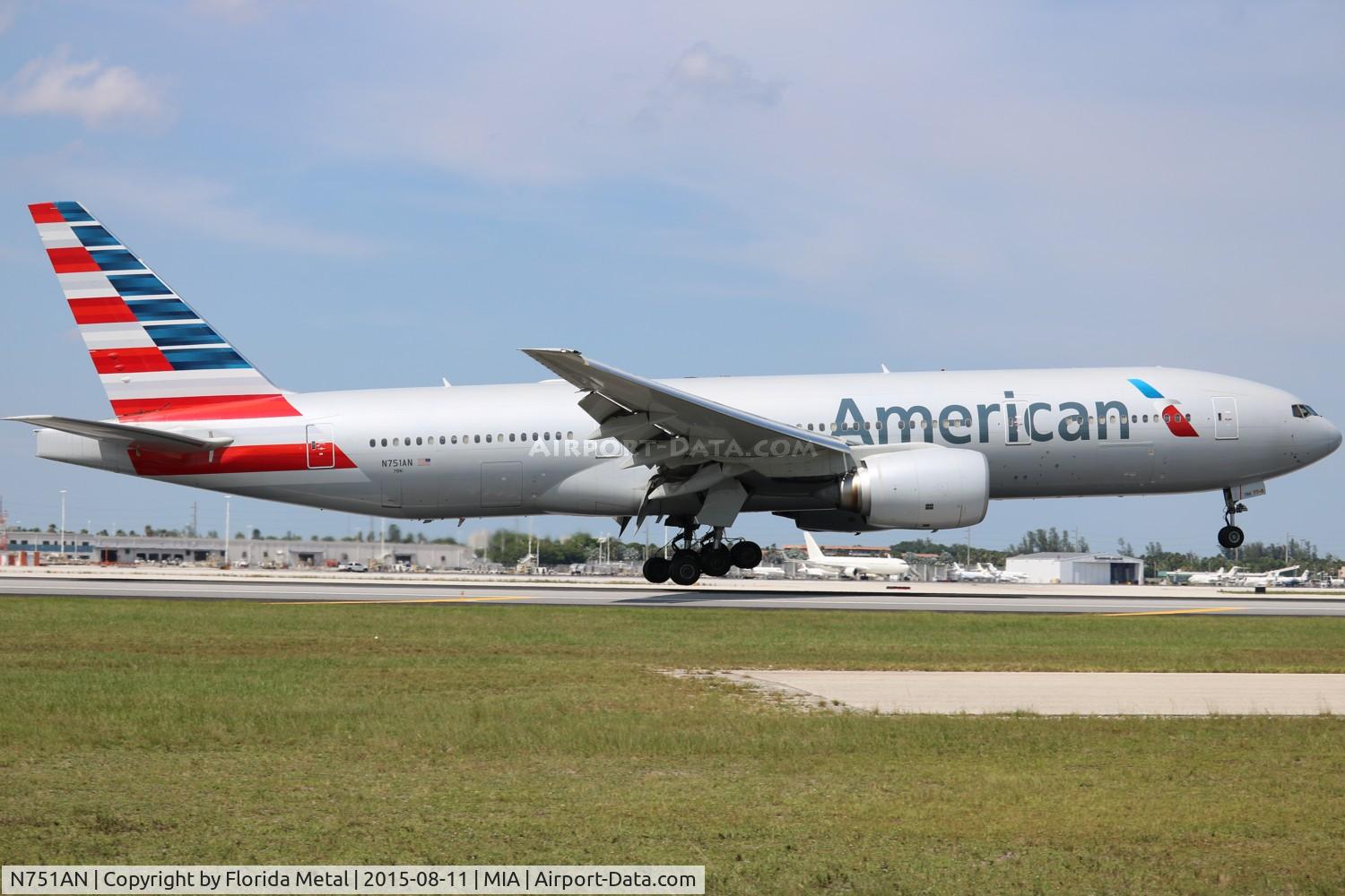 N751AN, 2001 Boeing 777-223 C/N 30798, American