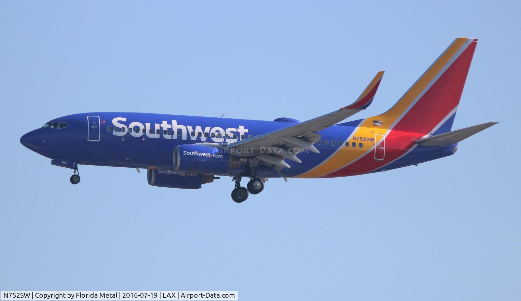 N752SW, 1999 Boeing 737-7H4 C/N 29804, Southwest