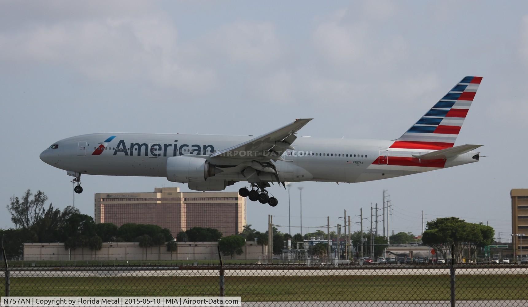N757AN, 2001 Boeing 777-223 C/N 32636, American