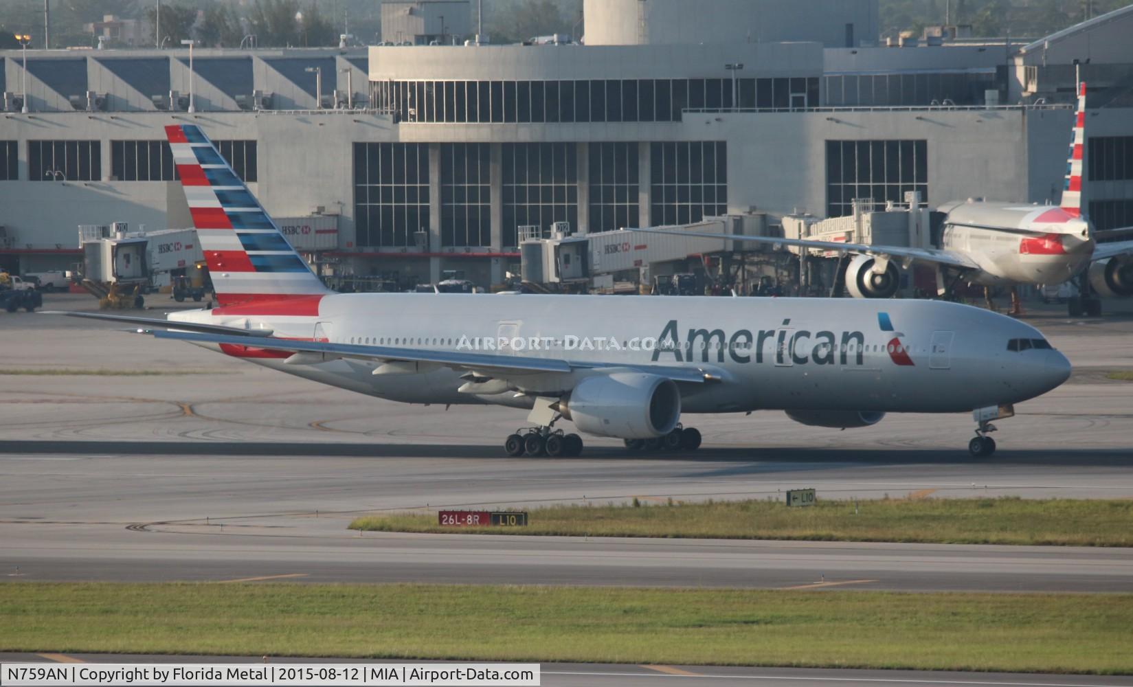 N759AN, 2001 Boeing 777-223/ER C/N 32638, American
