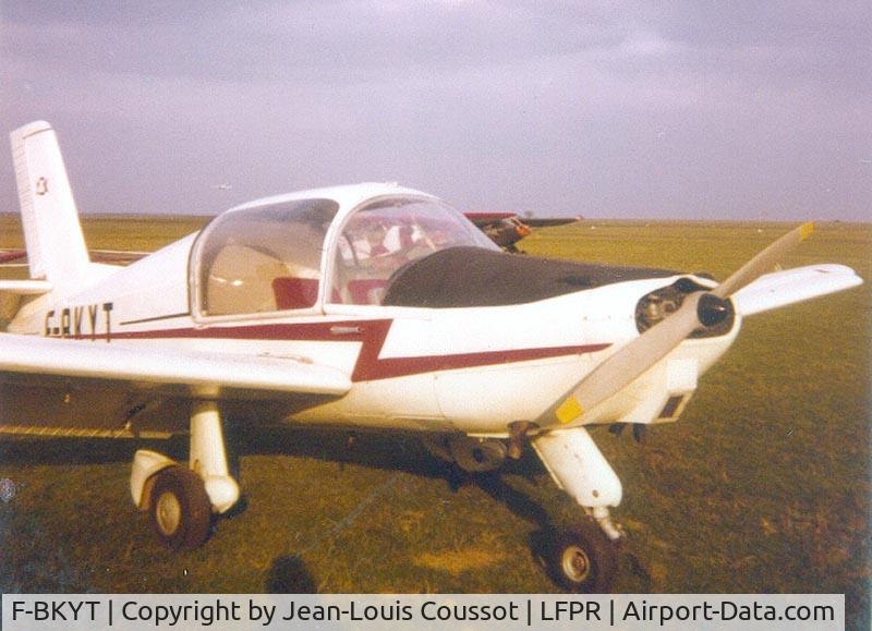 F-BKYT, Morane-Saulnier MS-880B Rallye Club C/N 297, The F-BKYT was used by the 