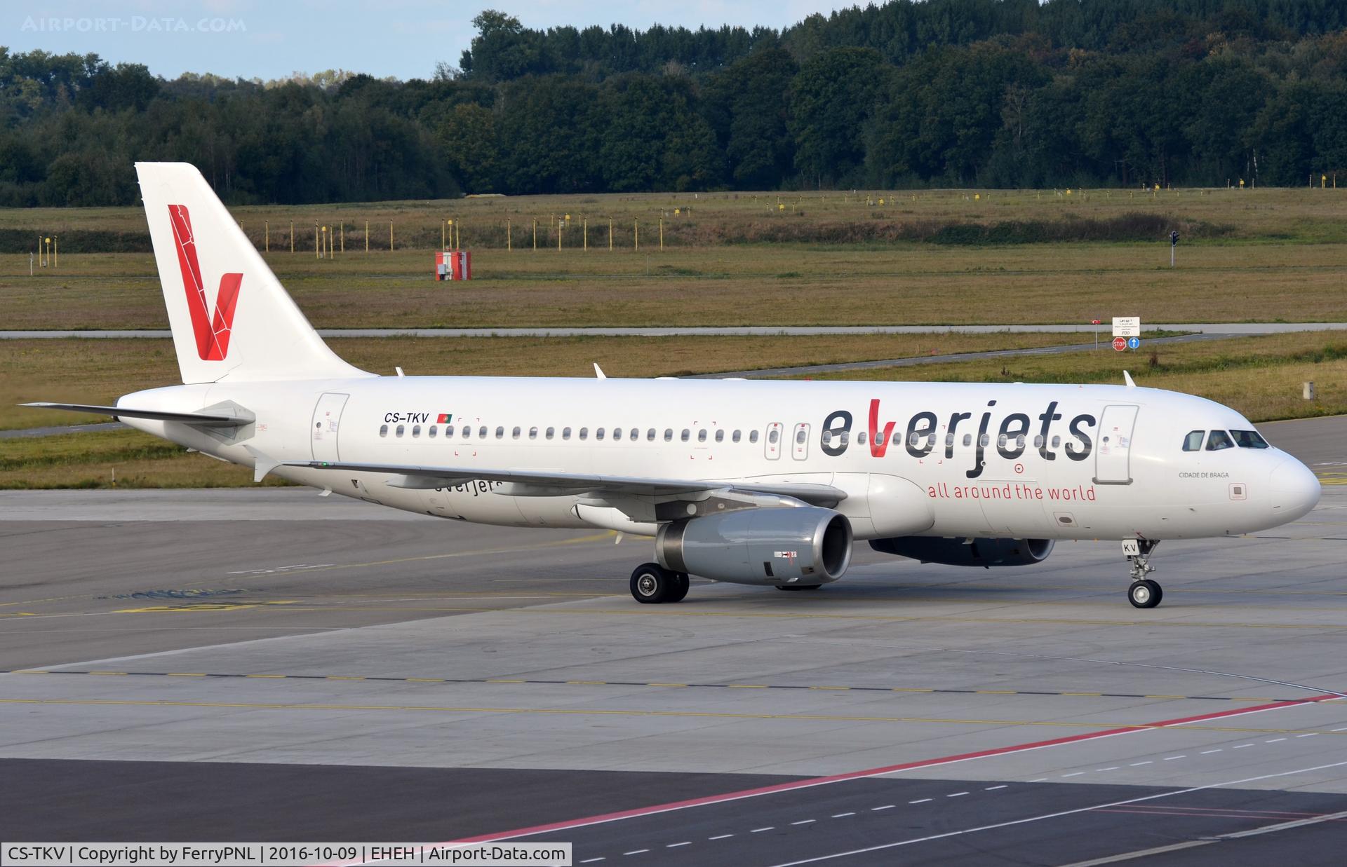 CS-TKV, 2001 Airbus A320-232 C/N 1422, Everjets A320 operating a flight on behalf of TUI from LPA to EIN.