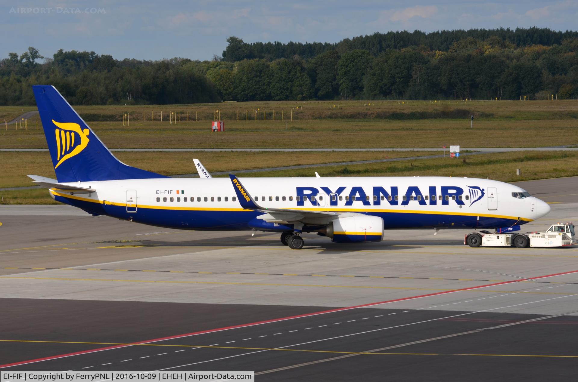 EI-FIF, 2015 Boeing 737-8AS C/N 44696, Ryanair B738 pushed back for Lisbon.