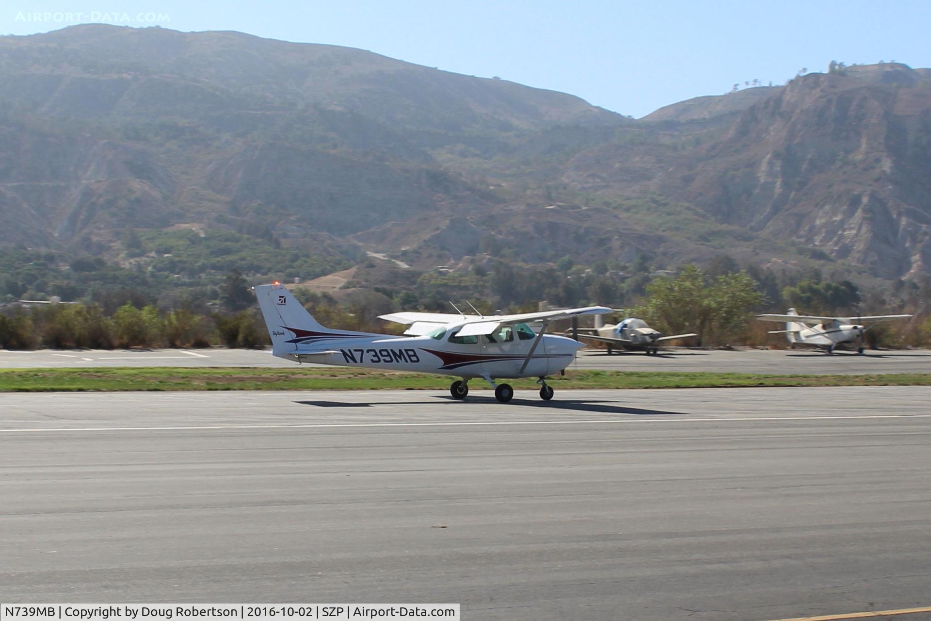 N739MB, 1978 Cessna 172N C/N 17270641, 1978 Cessna 172N SKYHAWK, Lycoming O-320-H2AD 160 Hp, landing roll Rwy 22