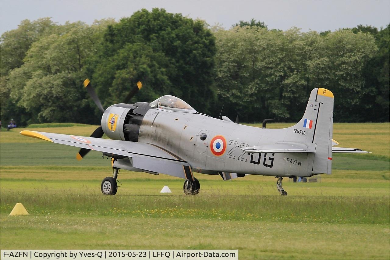 F-AZFN, Douglas AD-4N Skyraider C/N 7609, Douglas AD-4N Skyraider, Landing rwy 28, La Ferté-Alais airfield (LFFQ) Airshow 2015