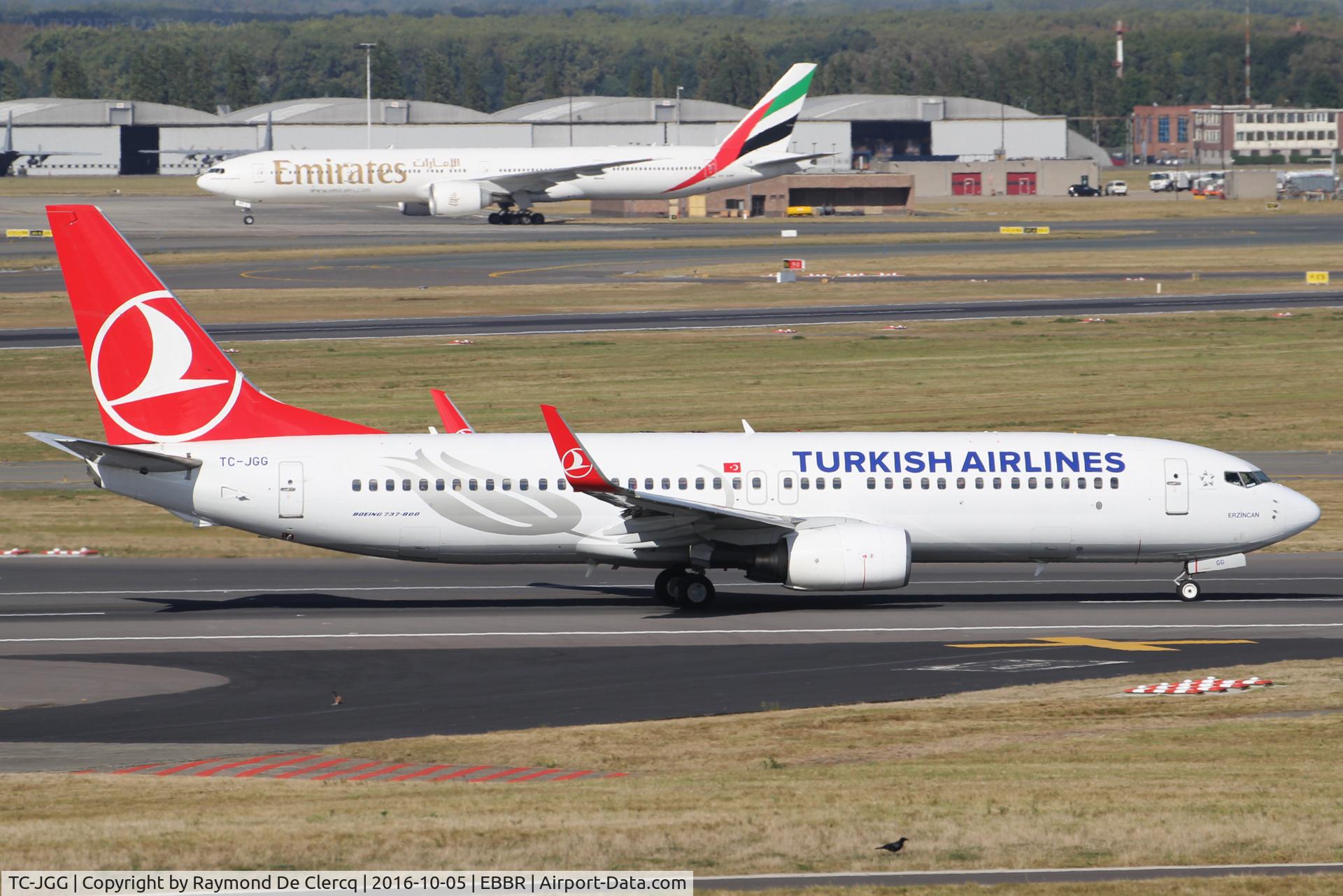 TC-JGG, 2005 Boeing 737-8F2 C/N 34405, Take off rwy 07R.