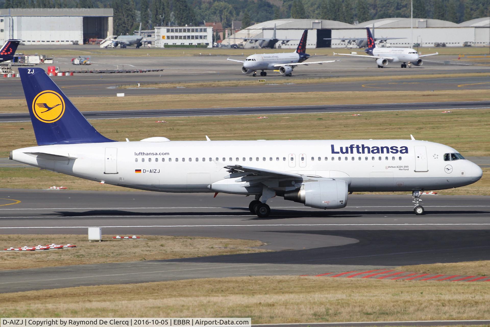 D-AIZJ, 2010 Airbus A320-214 C/N 4449, Take off rwy 07R.