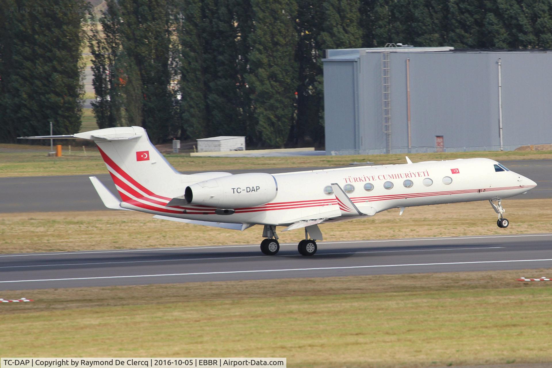 TC-DAP, 2008 Gulfstream Aerospace GV-SP (G550) C/N 5212, Taking off rwy 07R.