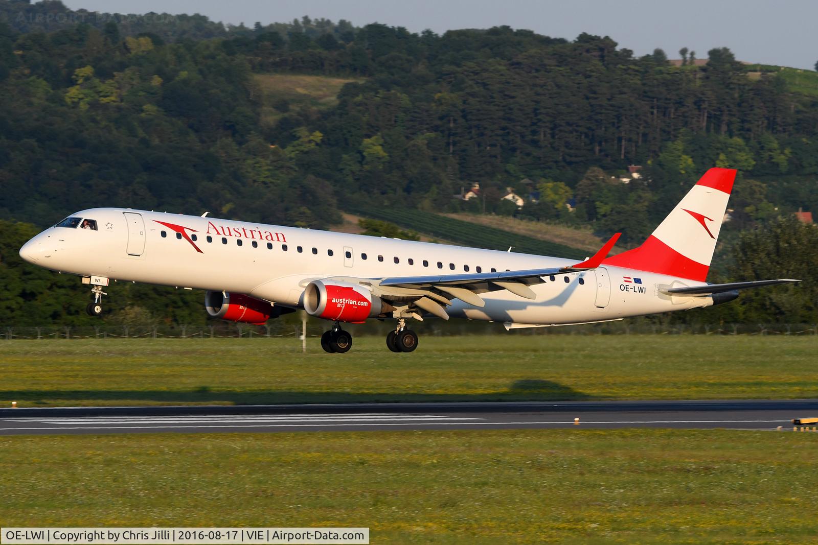 OE-LWI, 2011 Embraer 195LR (ERJ-190-200LR) C/N 19000500, Austrian