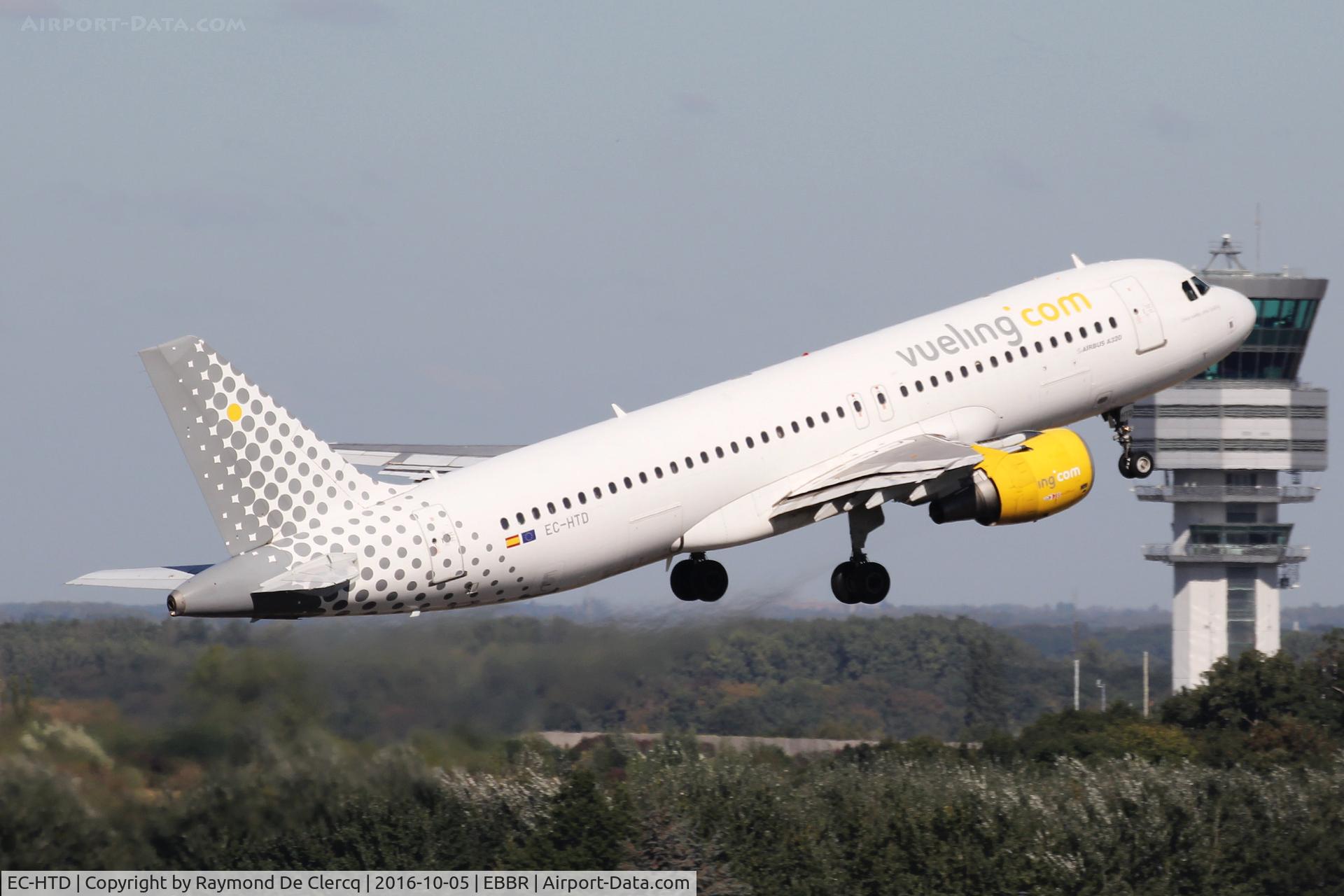 EC-HTD, 2001 Airbus A320-214 C/N 1550, Departing Brussels rwy 07R.