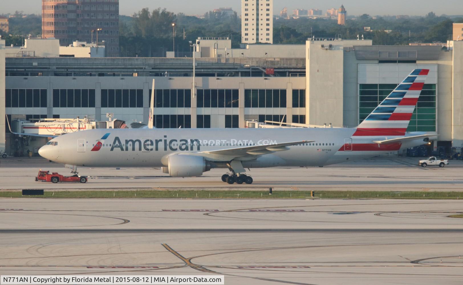 N771AN, 1999 Boeing 777-223 C/N 29579, American