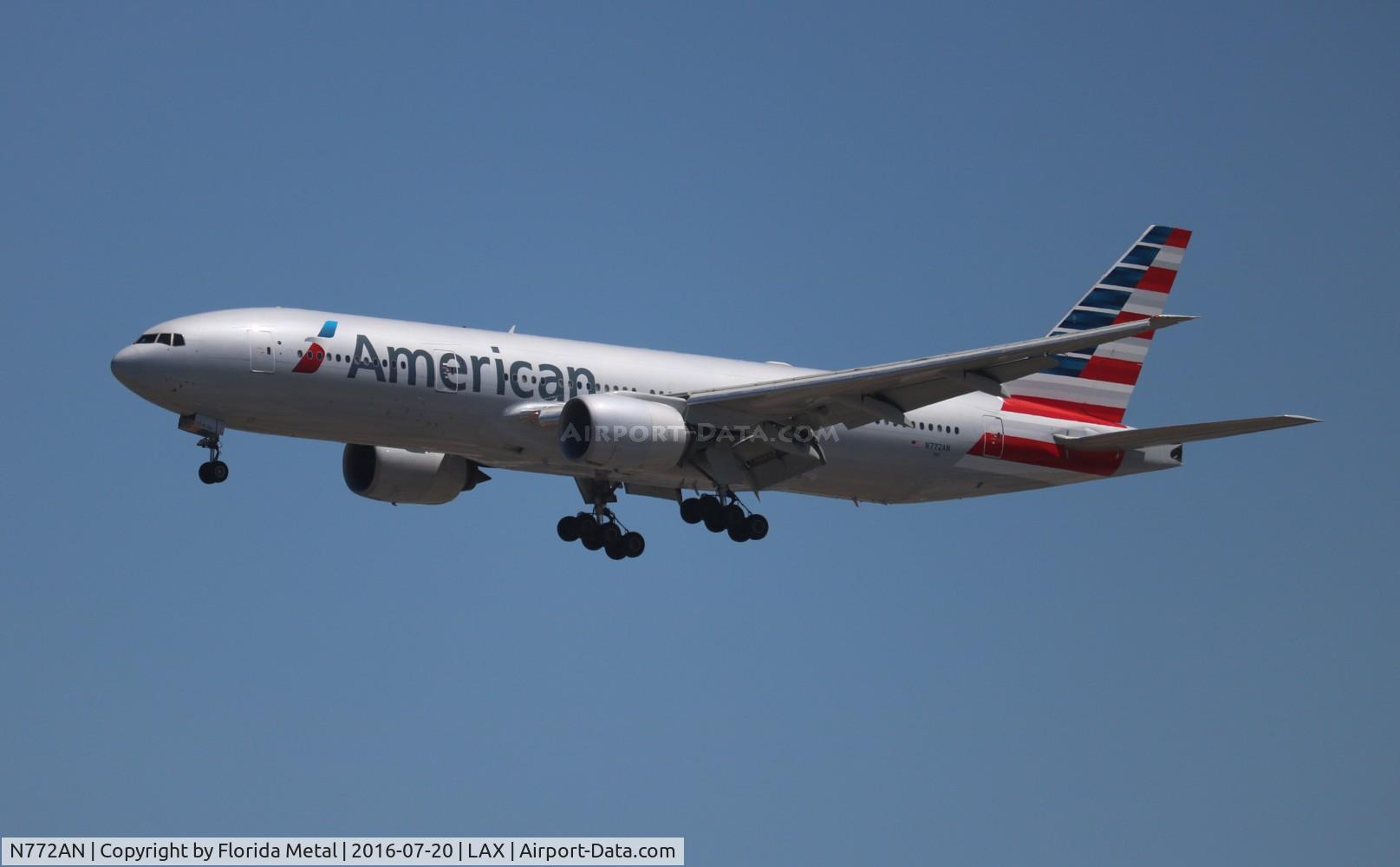 N772AN, 1999 Boeing 777-223 C/N 29580, American