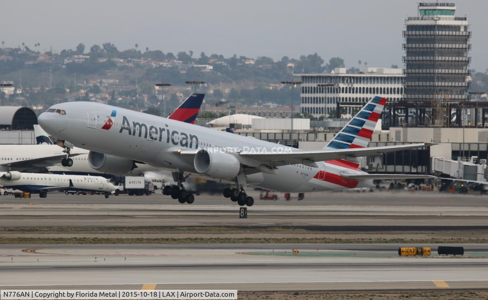 N776AN, 1999 Boeing 777-223 C/N 29582, American