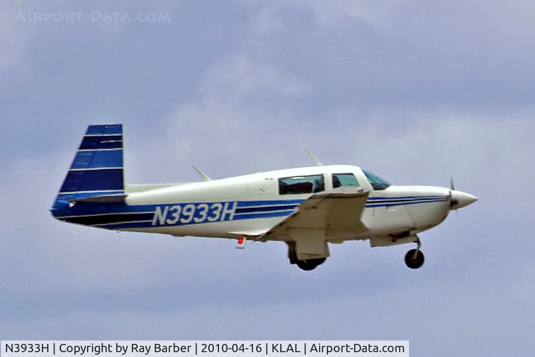 N3933H, 1980 Mooney M20J 201 C/N 24-0981, Mooney M.20J Model 201 [24-0981] Lakeland-Linder~N 16/04/2010