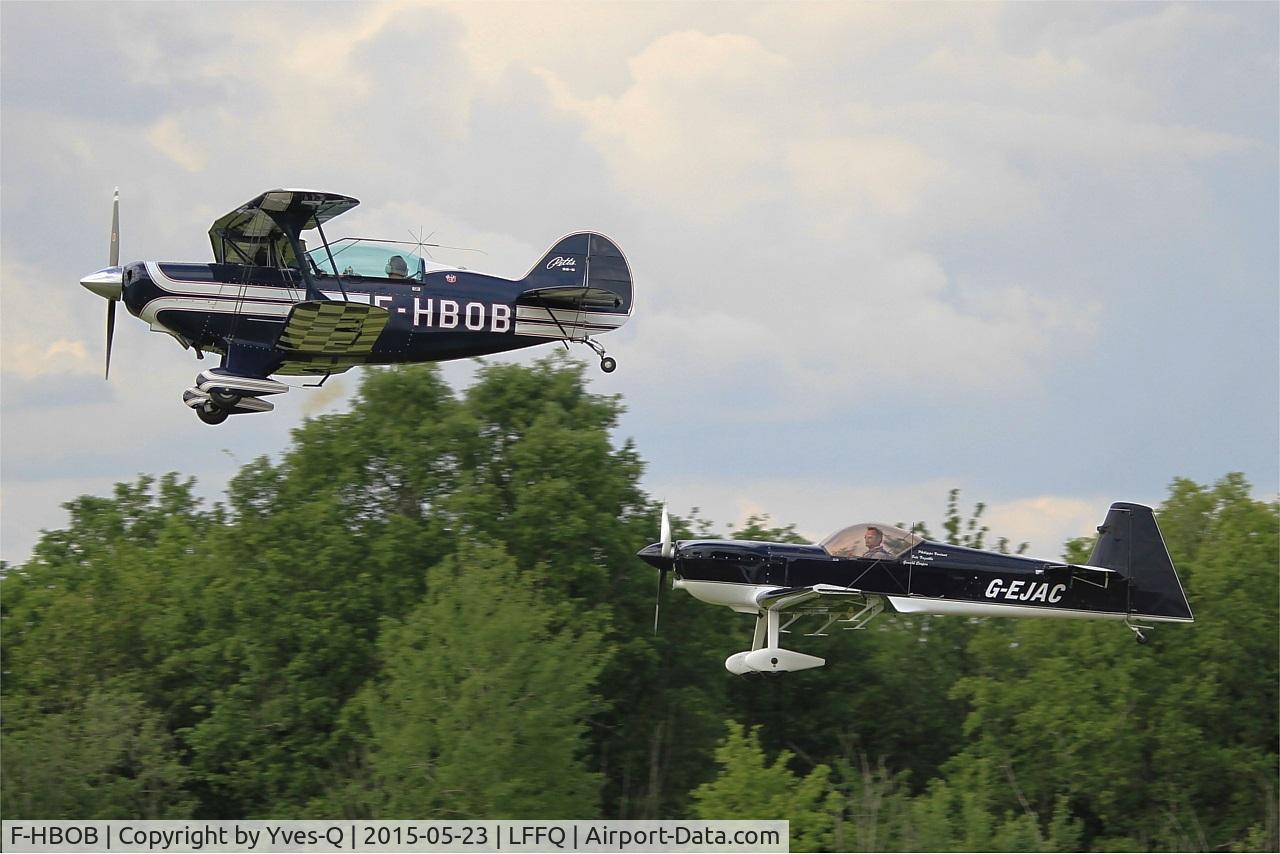 F-HBOB, 1983 Aviat Pitts S-2B Special C/N 5289, Aviat Pitts S-2B Special, Take off rwy 28, La Ferté-Alais (LFFQ) Air show 2015